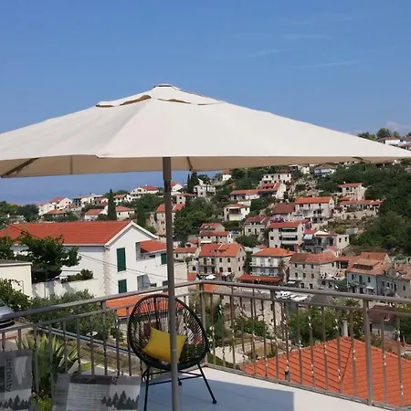 With Sea View Apartment Stomorska
