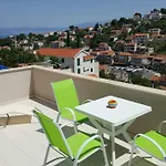 דירה With Sea View סטומורסקה